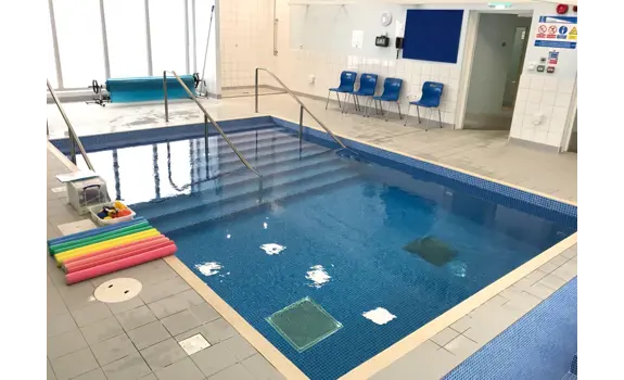 Strathmore Hydrotherpy pool Ham.jpg