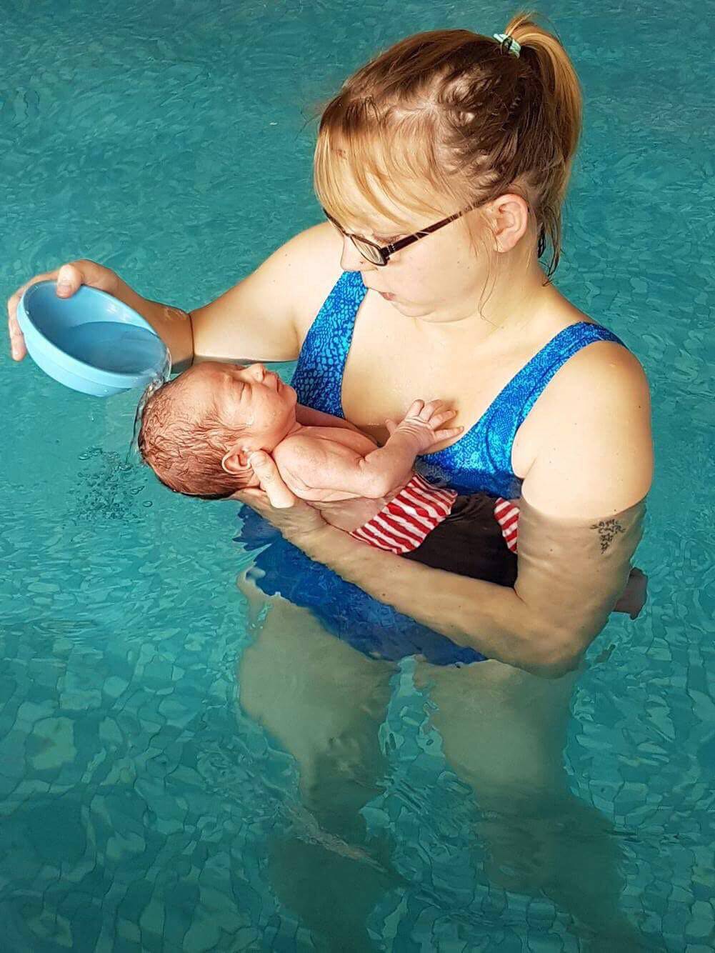 Bonnise with floatie