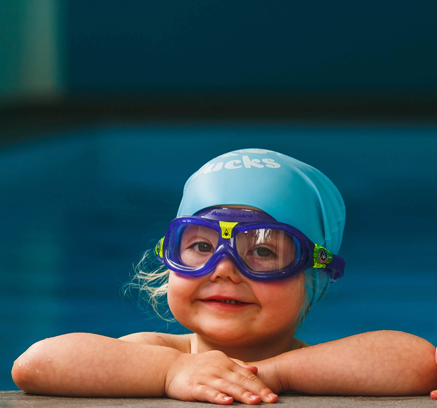 Pre-School Swimming Lessons Seal Mask Goggles - purple - model 1.jpg