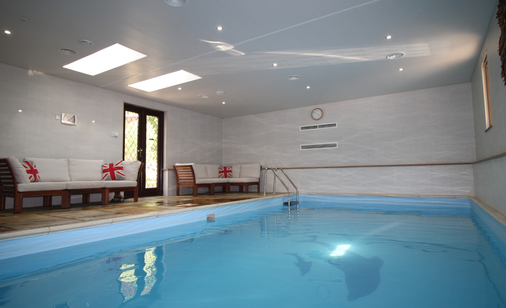 Robins Garth 1725 X 1050